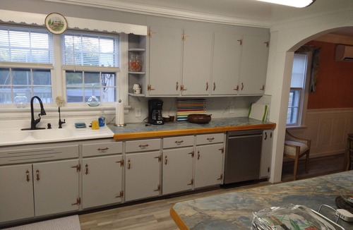 Piney Mountain House | #NoCleaningFee! Pool Table, Hot tub, fireplace overlooking Wreck Island Creek