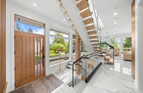 District of North Vancouver Villa | North Shore Luxe Villa