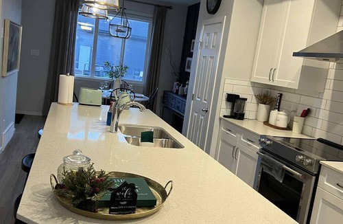 Northeast Edmonton House | Northside Dream Home – Comfortable, Family-Friendly Stay in Edmonton
