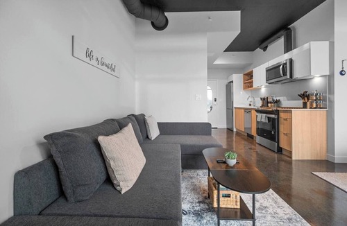 Connaught Apartment | "Nova" Bright Studio |Sofa Bed |Mins to Saddledome