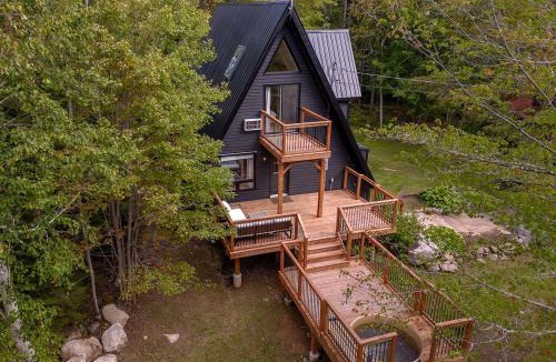 Bay of Fundy & Annapolis Valley House | Nova Scotia A-Frame with Hot Tub