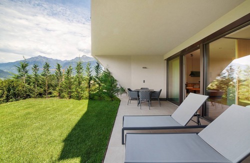 Schenna Apartment | Oberhaslerhof Alpina Apartment with Mountain View, Wi-Fi and Air Conditioning