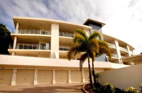 Townsville Apartment | Ocean and River views!