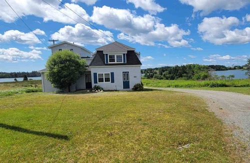 River Bourgeois House | Ocean surrounded house with your own shoreline