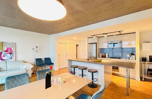Gastown Apartment | Ocean View Condo . Downtown Vancouver