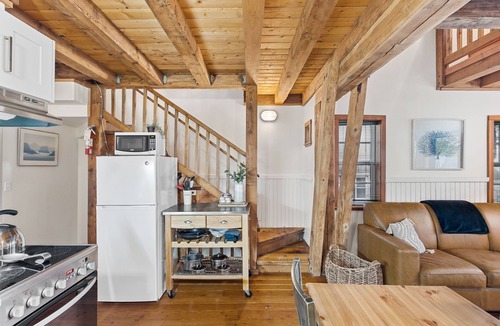 Ucluelet Cabin | Ocean Views from 2 Decks! Beachfront ⎮ Amphitrite