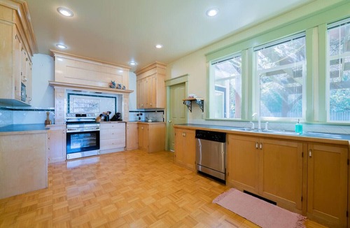 Beachcomber House | Oceanfront 4BR Home near Nanoose Bay
