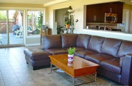 Campbell River House | Oceanfront Executive, 2 Bedroom family friendly and close to downtown.