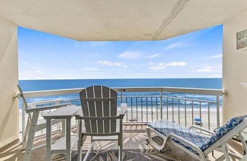 Garden City House | OCEANFRONT Resort - Hot Tub, Heated Pool, Large Balcony - 507