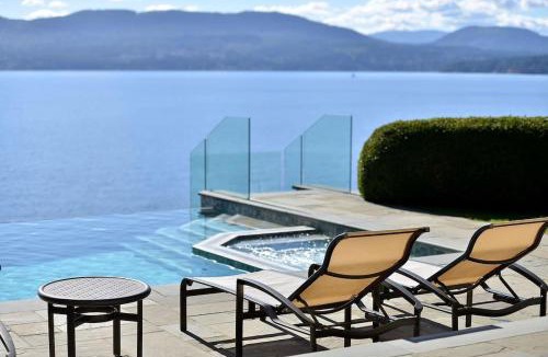 Sidney House | Oceanside Lodge Saanich Inlet by EMR Vacation Rentals
