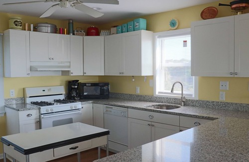 Emerald Isle House | Oceanview Beach Home – 3BR + Loft, Sleeps 10
