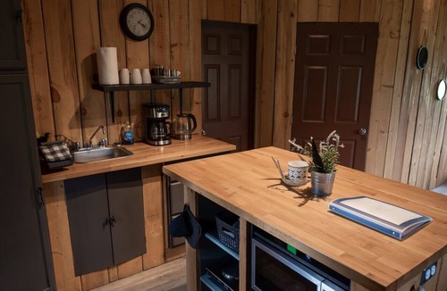 Rock Lake Cabin | Off-Grid Wilderness Cabin with Mountain Views, Hot Tub, Sauna & Canoes