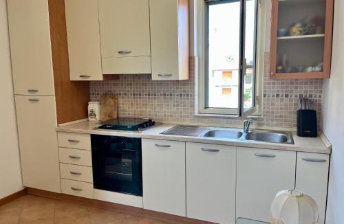 Oliveri House | Oliveri nuovo appartamento 5 posti letto più posto auto privato
