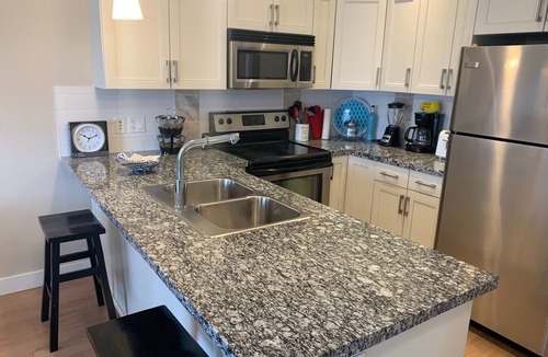 Westbank Apartment | ONE BEDROOM CONDO WITH GORGEOUS LAKE VIEWS AND WORLD CLASS AMENITIES