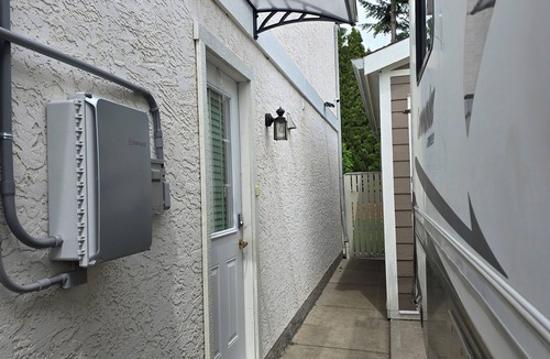 Rutland Apartment | One Bedroom Suite W/Full amenities