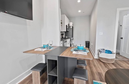 Rocky Mount Apartment | Open, KING BED, 1 Br/1BA, Sleeps 3, Heart of City