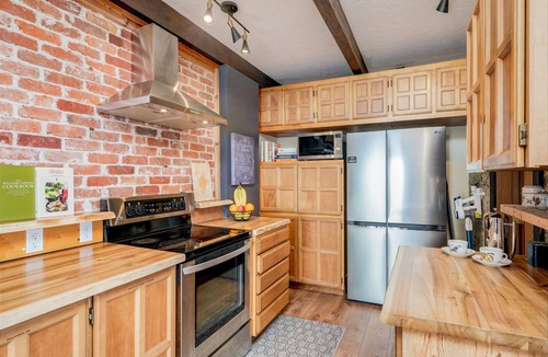 Otter Point House | Orca Point Beachfront Suite: Enjoy Your Private Beach Seconds Outside Your Door!