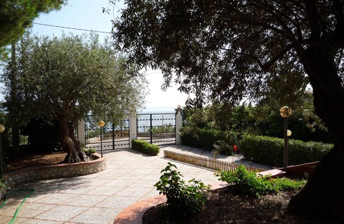 Altavilla Milicia Villa | "Ortensia" apartment in Villa