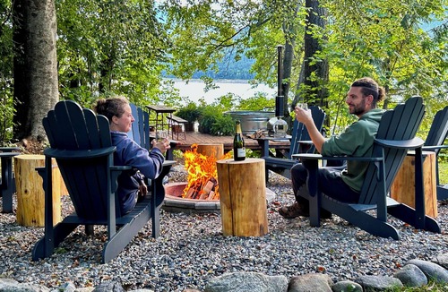 Central Kootenay Apartment | Osprey Lodging Lake Front Retreat