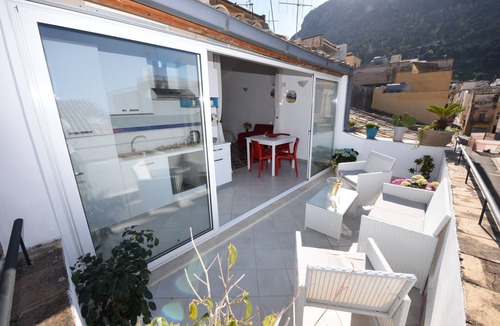 Castellammare del Golfo Apartment | Palazzo TAORMINA apartment with sea view - castellammare del golfo