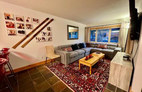 Panorama Apartment | Panorama Mountain Resort - Horsethief Lodge with Fairmont Creek