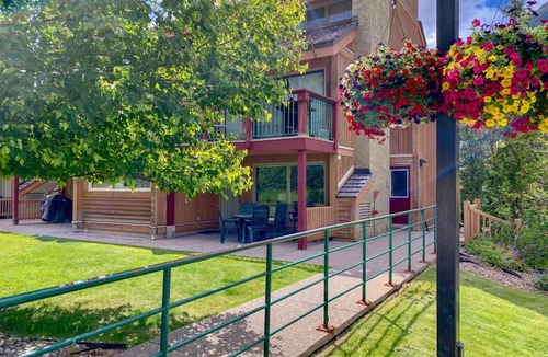 Panorama Apartment | Panorama Mountain Resort - Horsethief Lodge with Fairmont Creek
