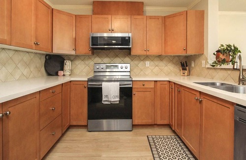 Central Okanagan Resort | Panoramic Lake View Fabulous 2-storey Townhome in Discovery Bay Resort