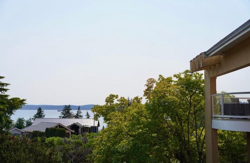 Stephenson Point House | Panoramic Ocean View