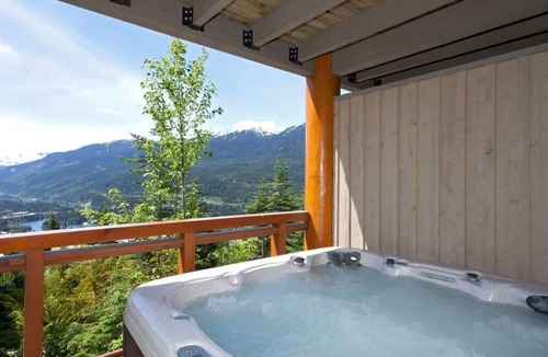 Nordic Estates Condo | Panoramic views, hot tub & garage