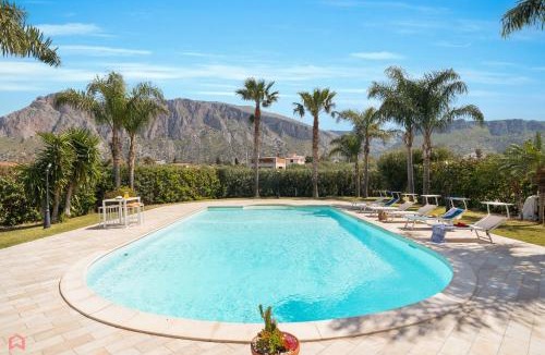 Cinisi Villa | Panoramica Villa con Piscina sul Mare (Sanificata)