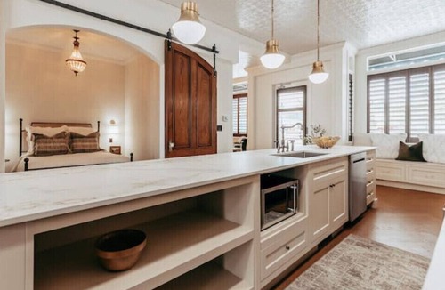 Yarmouth Apartment | Parisian Harbour: Elegance and luxury by the sea
