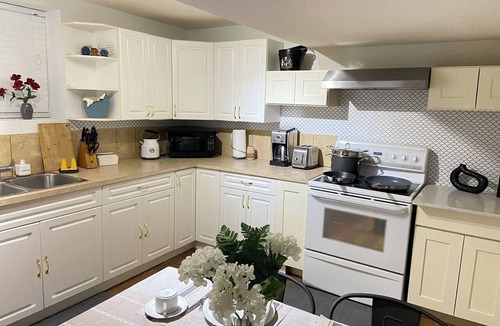 South Central House | Park side 2 bed 2 bathroom basement suit