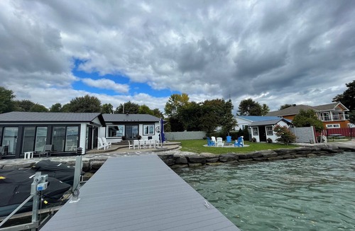 South Glengarry Cottage | Paul’s Waterfront Haven Guest house add-on to primary rental.