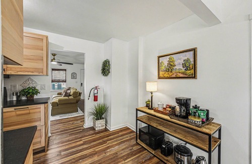 Mount Pleasant House | Peaceful 3br/2ba Shem Creek Getaway!