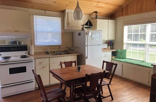 Pointe-du-Chene Cottage | Peaceful Beach Cottage