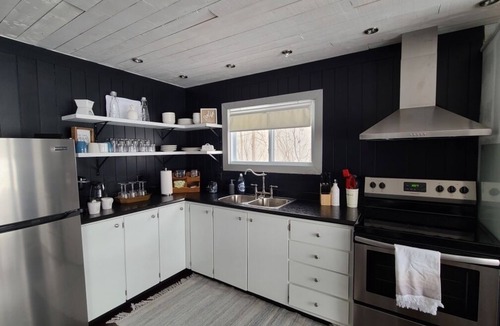 Newfoundland Cabin | Peaceful lake front space were nature is at you door step.
