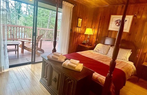 Beachcomber House | Peaceful, Rustic and Cozy house in a SPA massage environment