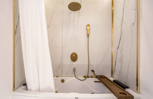 North End House | Penthouse | Spa-Inspired Guest Suite - Halifax Home