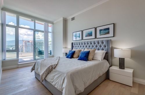 Lower Lonsdale Condo | Penthouse Waterfront North Vancouver 3 Bedroom with Views, 4000 sq ft Patio