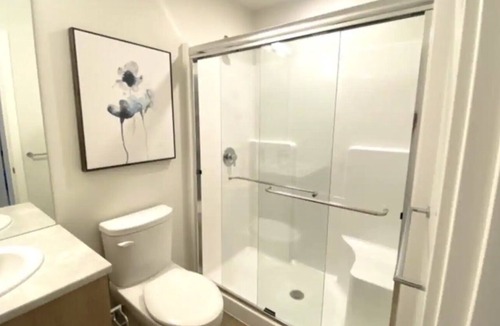 Sidney Apartment | Perfect Brand New Condo Downtown Sidney