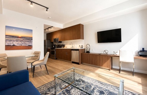 Booktown Hotel | Perfect Brand New Suite Downtown Sidney