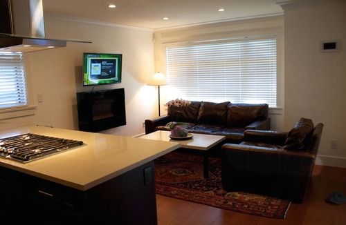 Kitsilano House | Perfect Kitsilano Location - 1 Bed. -1.5 Bath. (for 3 Bed. option see #430414)
