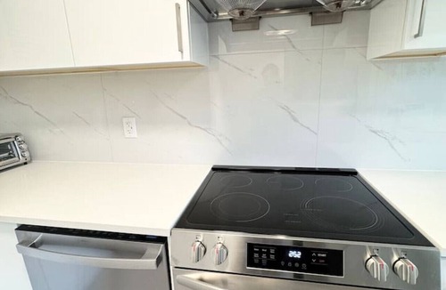 Renfrew-Collingwood Condo | Perfect Vancouver Travel Hub for Couples or Family