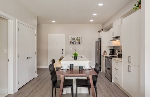 Shaganappi Apartment | Pet Friendly Apartment w/Free Underground Parking