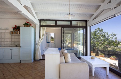 Marsala Villa | Pet-Friendly Apartment 'Villa a Marsala' with Sea View & Pool