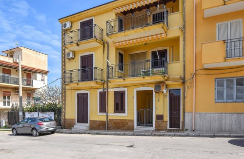 Trappeto Apartment | Pet friendly apartment in Trappeto with WiFi