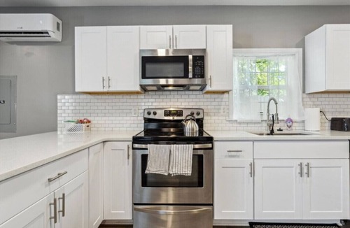 Buckroe Beach House | Pet-Friendly Guesthouse, Walk to Beach