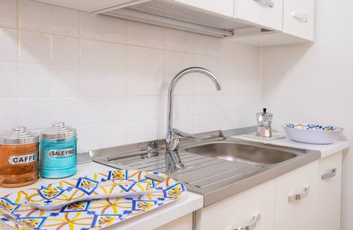 Marsala House | Pet-Friendly Holiday Home Dimora Zi Santina with Garden & BBQ