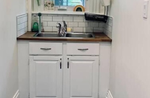 North End Apartment | Pet-Friendly Space, King bed, Office