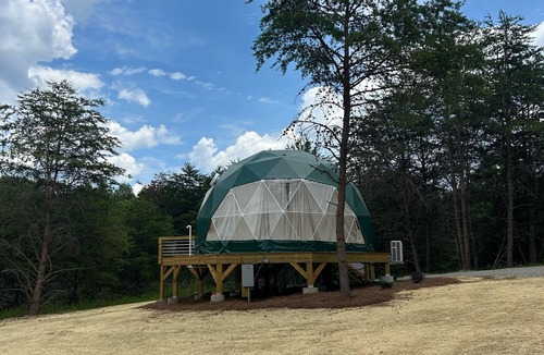 Pinnacle Cabin | Pilot Mountain Glamping Resort